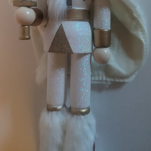 NWT 16" White Fur Snow Soldier Nutcracker Xmas Holiday Decor Michael's Ashland - Picture 3 of 16